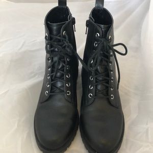 Combat boots